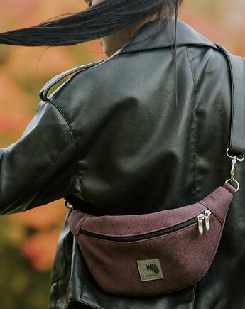 Śliwkowa nerka z wodoodpornego nubuku tapicerskiego, Karolina Audycka