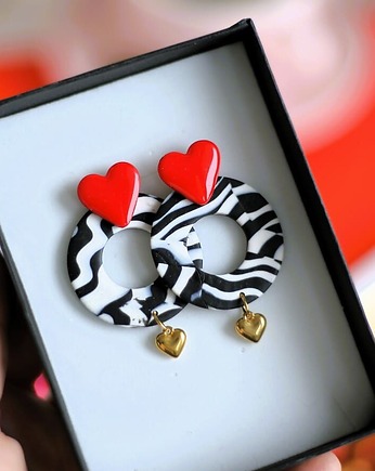 Walentynkowe kolczyki serduszka FALOVANIE, sploteka