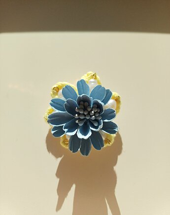 Broszka - kwiat z perłami naturalnymi, s e n s e d  accessories