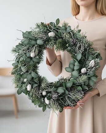 Zimowy wianek na drzwi, Lola White