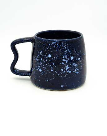 Ceramiczny kubek z falistym uszkiem, panika ceramics