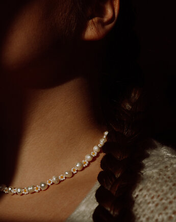 Naszyjnik Bianca, biżuteria z pereł słodkowodnych i koralików, kwiaty biżuteria
