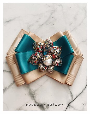 Brosza /naszyjnik z kwiatem z kolorowymi kryształkami i perłą, Pudrowy Różowy