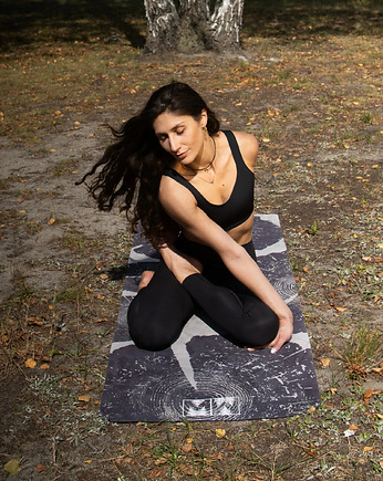 Mata do jogi z mikrofibrą MOSS 4mm Timber, mikrofibra + naturalny kauczuk, Mellow Ways