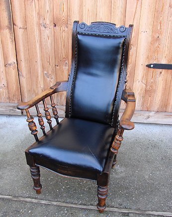 Dębowy fotel z XIX wieku, Relikt design