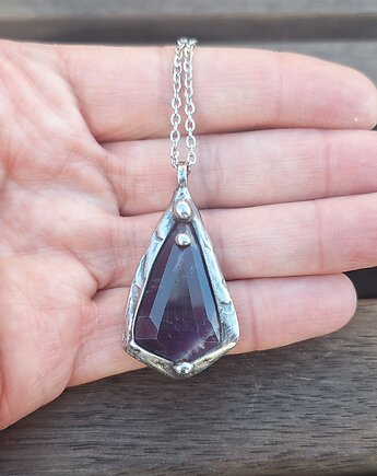 Ametyst - wisiorek, po drugiej stronie lustra