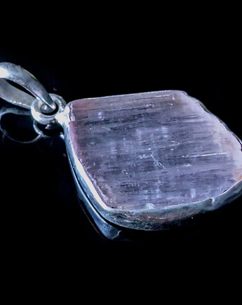 Kryształ kunzytu, Pracownia Neores