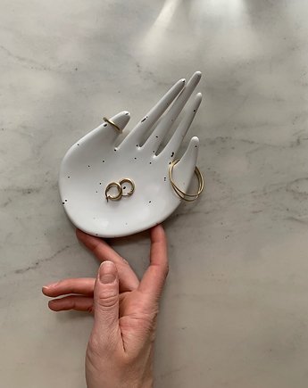 Ceramiczna Dłoń Podstawka na Biżuterię w Srebrne Ciapki, Maison Fragile