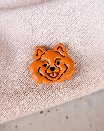 Pin przypinka pomeranian szpic miniaturowy brożka z pieskiem, Dary Rusałki