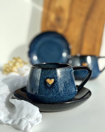 Filiżanka ze spodkiem beczułka 250 ml - Granatowa z sercem, Ceramika Tyka