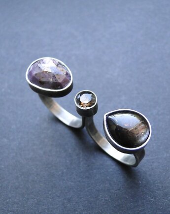 Pierścień potrójny z szafirem, Memero