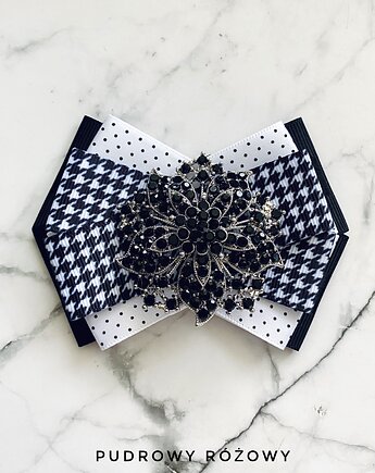 Brosza  z imponującą czarną ozdobą wysadzaną kryształkami New, Pudrowy Różowy