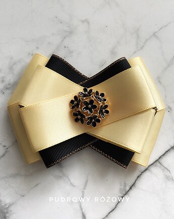 Klasyk! Masełkowa Brosza  z delikatnymi czarno złotymi kwiatkami, Pudrowy Różowy