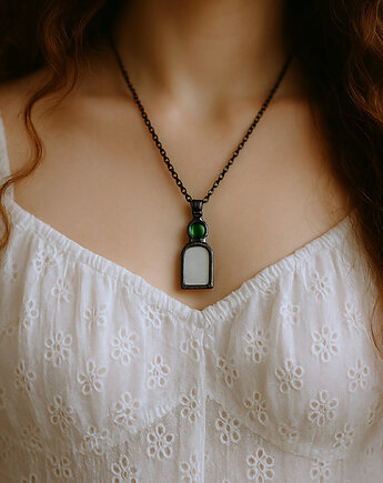 Lustrzany portal, MARIAELA