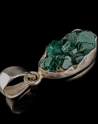 Mineralny dioptaz, Pracownia Neores