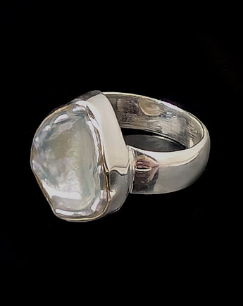 Pierścionek surowy z perłą, Pracownia Neores