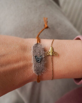 Mini bransoletka ręcznie robiona z haftowanym serduszkiem, Słońcem Tkane