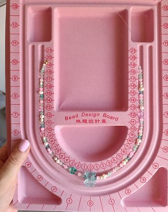 Pastelowy pudrowy choker miś, Lwie Jwlr
