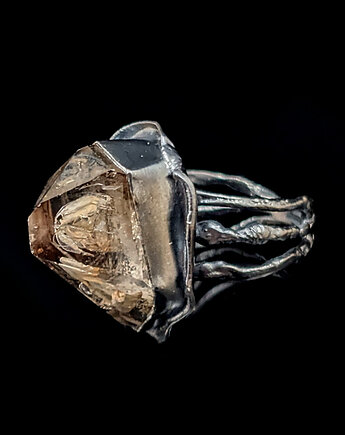 Pierścionek kwarc okienkowy zepter