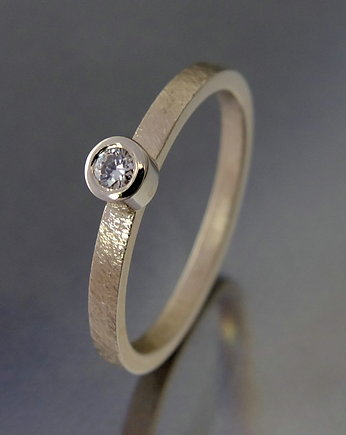 BIZOE - pierścionek z brylantem 0,06 ct, BIZOE