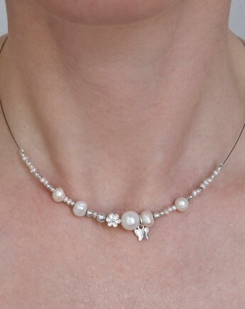 Minimalistyczny choker z perłami i motylkiem, Nebula7