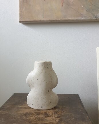 Wazon  rzeźba Fluxo kremowy mały  ceramika wys 14 cm, naniby