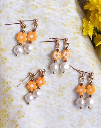 Kolczyki : DAISY : perły naturalne : drobne kolczyki : szklane kwiatuszki, kaktusia