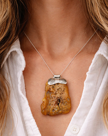 Surowy bursztyn bałtycki  - Wisior bursztynowy - Zawieszka bursztynowa, Amber Charm