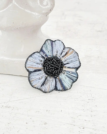 Broszka KWIAT 21 ręcznie haftowana przypinka z koralikami, HAART