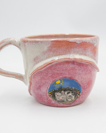 Kubek ze śpiącym kotkiem, błotko. pracownia ceramiki