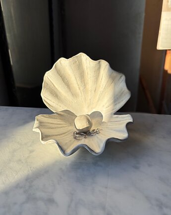 Ceramiczna Muszla Muszelka Skarbiec z Perłą na Biżuterię Milky Romantic, Maison Fragile