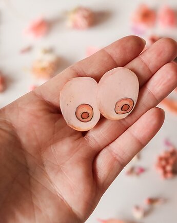 Zestaw przypinek boobies, Pintura