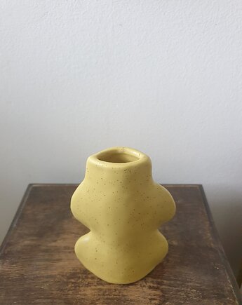 Wazon  rzeźba Fluxo zółty mały  ceramika wys 14 cm, naniby