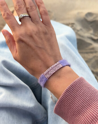Fioletowa bransoletka tkana handmade, na sznurku