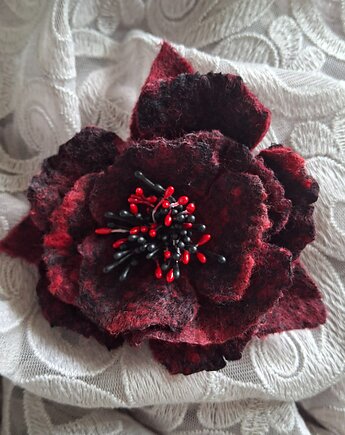 Broszka filcowana Kwiat bordowy, Knit Couture