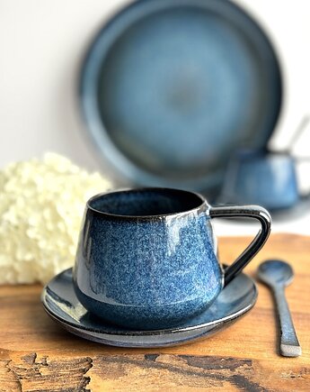 Filiżanka Beczułka ręcznie robiona granatowa 250 ml ze spodkiem - Nocne Niebo, Ceramika Tyka