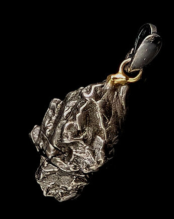 Okazały z meteorytem, Pracownia Neores