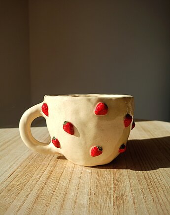 Ceramiczna ręcznie robiona filiżanka w poziomki, Ceramic Reve