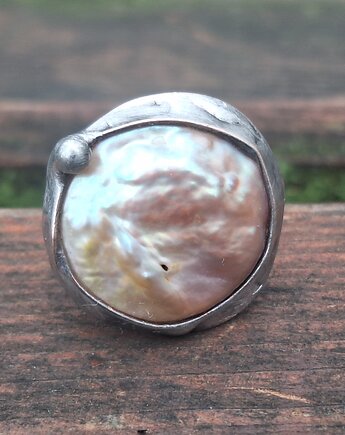 Perła - pierścionek regulowany, po drugiej stronie lustra