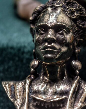 Frida Kahlo - Naszyjnik na naturalnych kamieniach, Biżuteria z Myśli Odlana