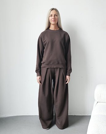 Sarai wygodny komplet bluza i szerokie spodnie z zakładkami Chocolate, Ablush