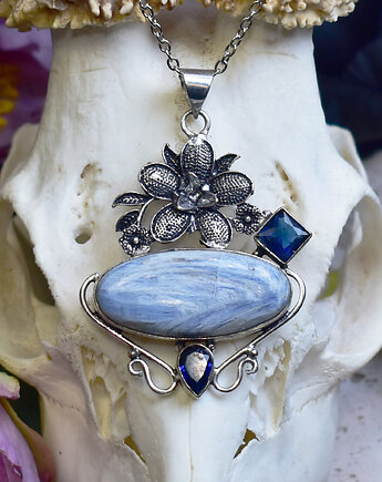 Miedziany posrebrzany wisiorek z niebieskim kyanitem i tanzanitami, Spirit Of Copper