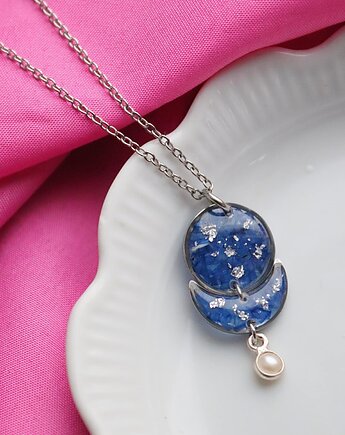 Naszyjnik z chabrem, Kwiatostany