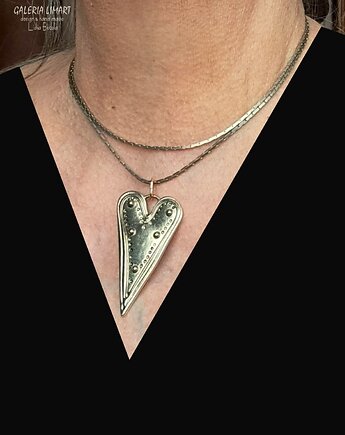 Podłużne mosiężne serce na długim łańcuszku oryginalna walentynka, Galeria Limart