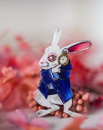 Broszka  biały królik, Pintura