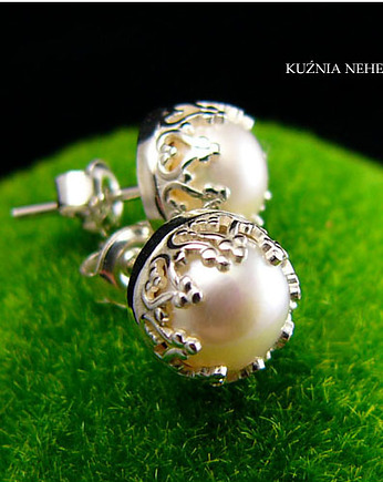 Kolczyki z Perłami Lea, Kuźnia Nehesi