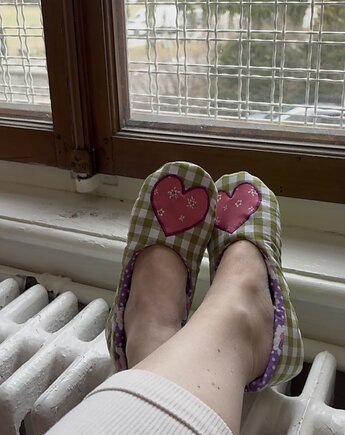 Kapcie z sercem r.36, be- być i tworzyć