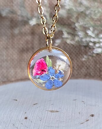 Łąka kwiatowa różowa zawieszka złoty wisiorek kwiaty  niezapominajka, zkwiatem