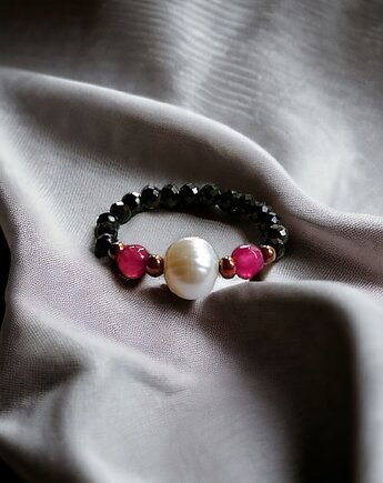 Pierścionek : magenta : perła, spinel, agat, kaktusia