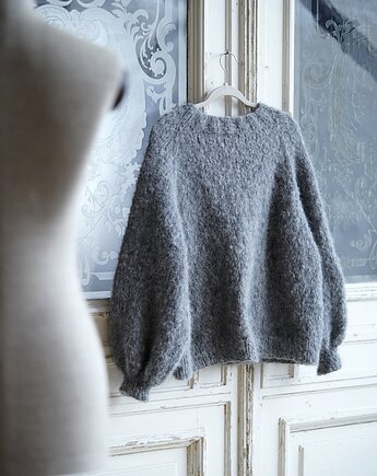 Sweter FluffyGrey, Karolina Herra